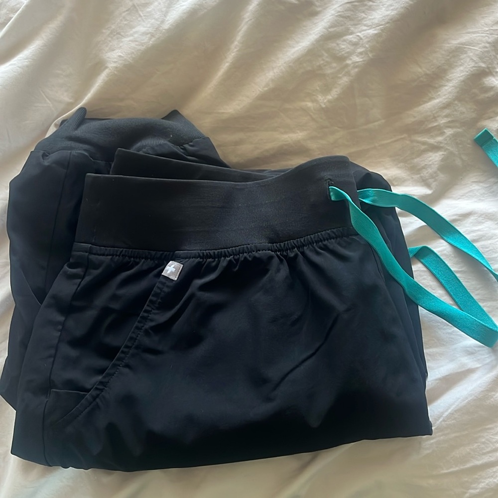 Limited edition Black Figs Zamora Fionx Joggers large petite